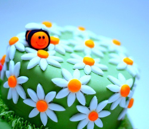 Bee cake