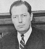 Jim Garrison by Eddie Adams - http://www.republiquelibre.org/cousture/images7/JFK6.JPG. Licensed under Fair use via Wikipedia - 