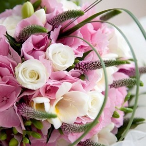  photo rose-wedding-bouquets.jpg