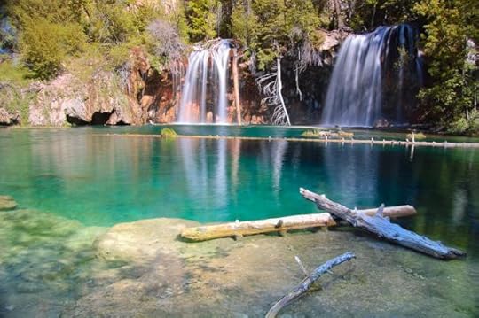  photo hanging-lake.jpg
