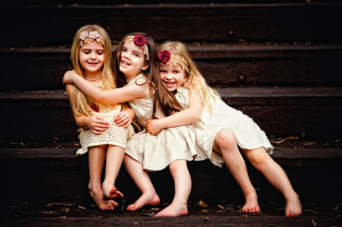  photo children-cute-little-girls-love-sweet-Favimcom-83671_large.jpg