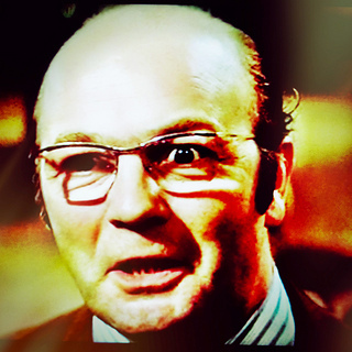 Johnny Shannon as Ron Harding in 