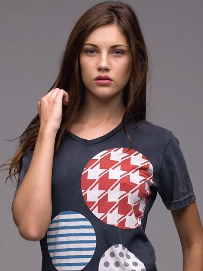 http://www.celebritytonic.com/wp-content/uploads/2013/08/anna-speckhart.jpg