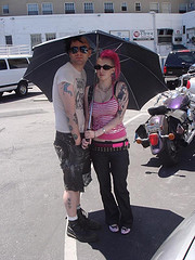 in LA, Zak and Mandy need a parasol to protect their tender palor