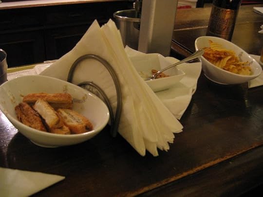 Biscotti, peanuts AND Potato Chips! The peanuts come with a spoon! Those pesky American Exchange students sitting behind me have to get their own!