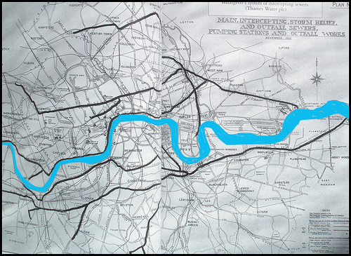 Bazalgette's system of intercepting sewers in London, printed by Thames Water plc in November 1930.