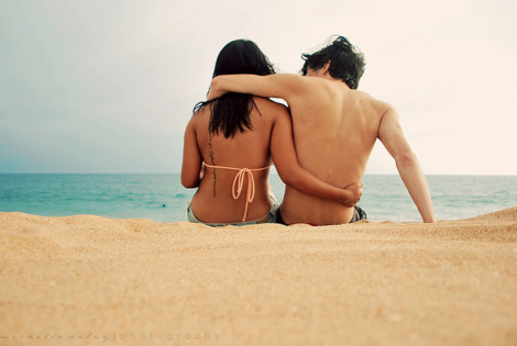 couple on the beach photo: couple on the beach maybe.png