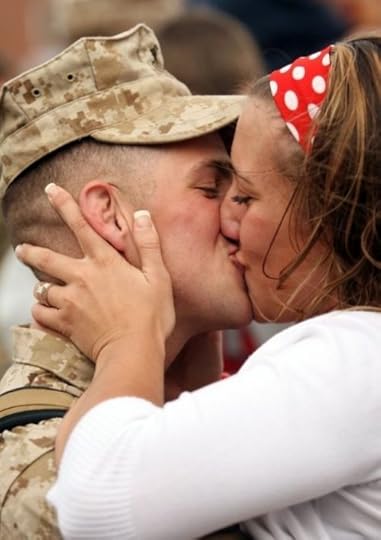  photo military-families-reunite-home-9.jpg