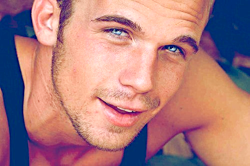 Deep guy. Black guy touching head. Депрессия мужчина фотосессия. Deep guy. Deep guy.