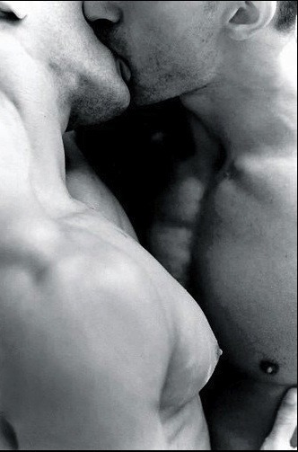 men kiss