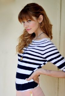 bellA photo MV5BMjEwOTc4ODMxMl5BMl5BanBnXkFtZTcwMTMwNTE5Ng_V1_SY314_CR50214314__zps56758e87.jpg