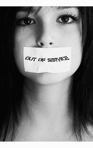 photo dont_speak_by_PiZZaDreaMs.jpg