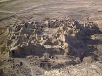 Kuh_Khajeh_Rostam_Castle.jpg (149841 bytes)