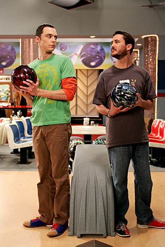 Wil_wheaton_jim_parsons_bowling_faceoff