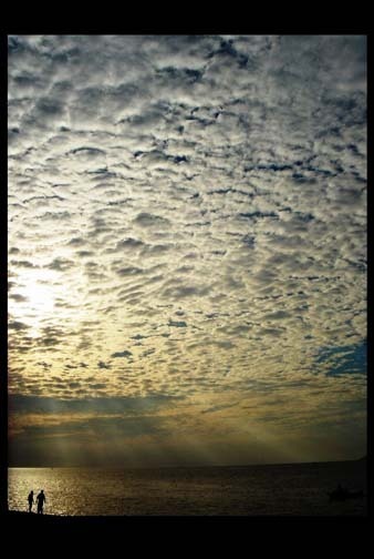 Langit Ilahi, insyaAllah akan terus bergerak lagi. ~ picture by fullbrainofart of deviant art