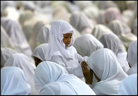 Adakah kita benar-benar membumikannya? ~ picture by =issam-zerr