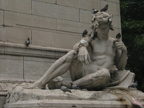 statue with birds