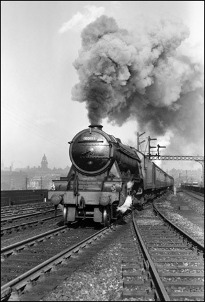 http://www.bbc.co.uk/northyorkshire/content/images/2009/01/21/flying_scotsman_bw_300x441.jpg