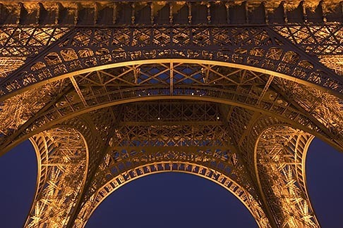 6-450-17 stock photo of France, Paris, Eiffel Tower at night