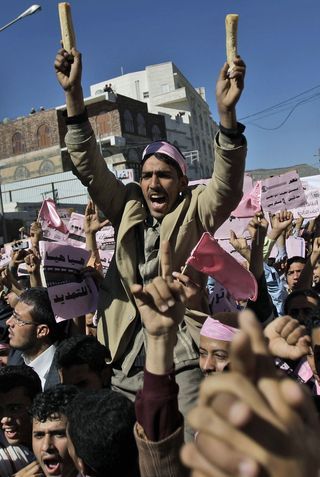AY57190555A Yemeni demonstr