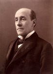 220px-Anthony_Hope_Hawkins_by_Alfred_Ellis_%26_Walery.VCnYJKU9dgJK.jpg