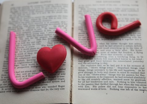 I love to read ........