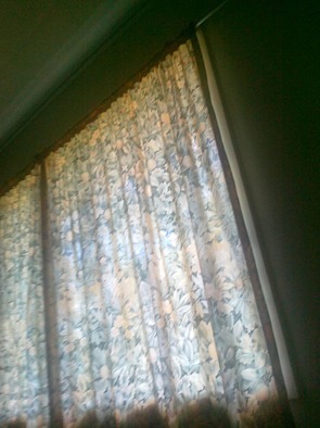 Curtains, failing to do Curtain Type Things