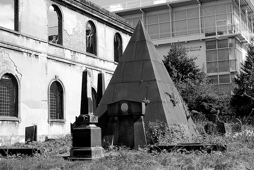 PYRAMID TOMB~RODNEY STREET~LIVERPOOL.