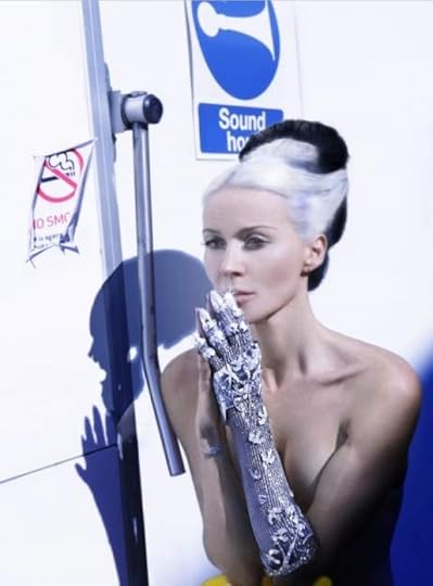 daphne-guinness-by-nick-knight
