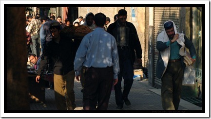 Egypt_Cairo_DowntownPeople4[1]