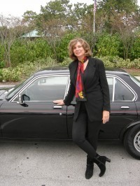 Elaine Viets