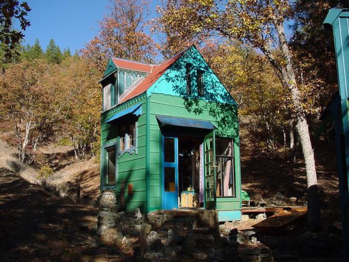 tiny turquoise house from the lulubird on flickr