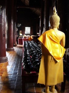 Chiang Mai wat and yellow buddha