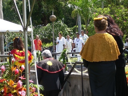 Dignitaties at Lili'uokalani's crypt