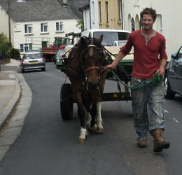 Sammy & Ed come into town