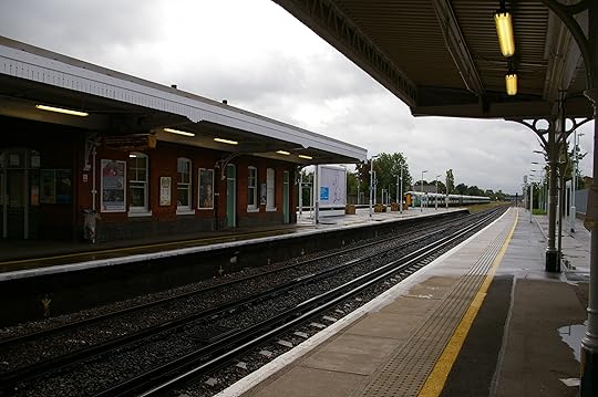 Horley, London, trains, express trains, tracks, trams