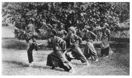 minang-saisuak-pencak-silat-minangkabau