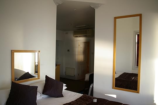 Umi Hotels, paying cash, travel, accommodations, B&B, hotels, 