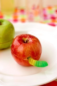 Easy Worm Edible Apple Craft for kids