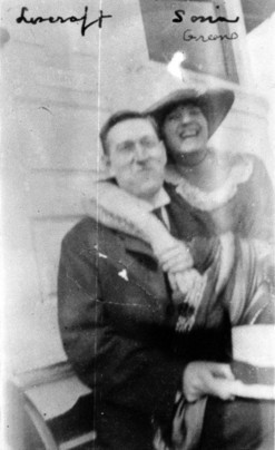 Lovecraft (left) in 1921 with Sonia. 