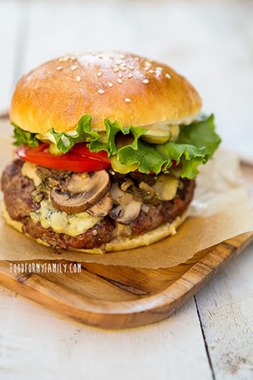 How to Build a Better Burger via FoodforMyFamily.com