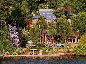 67306_tampilan_rumah_bill_gates_dari_danau_washington_300_225