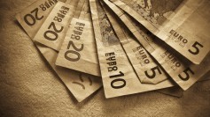 euro banknotes
