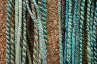 Menaced yarn left, soaked yarn right.