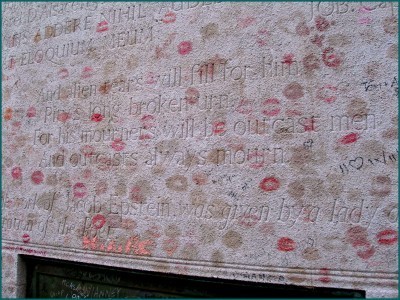 Much-kissed verse on the back of Oscar Wilde's tomb. Photo by Elizabeyth.