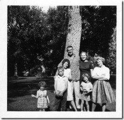 oldest six with mom and dad 1960 (2)