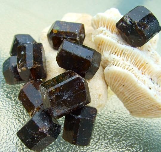 champagne tourmaline Q&A: Mojo Bag Crystals for Flying