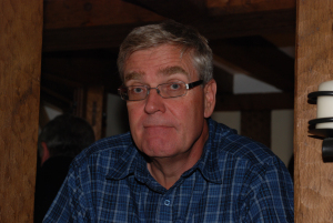 How to describe those eyebrows?