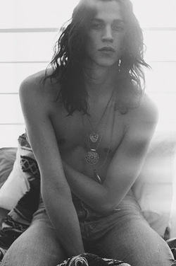 tumblr_m8k73x4lNp1rdzxijo1_250