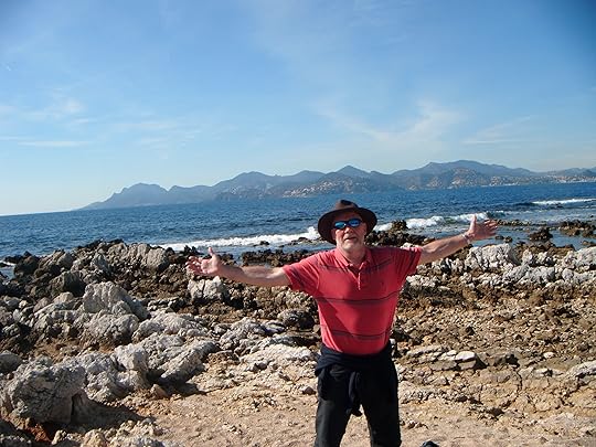 Nature is the real star around here, thinks the Man in the Hat - and I agree.